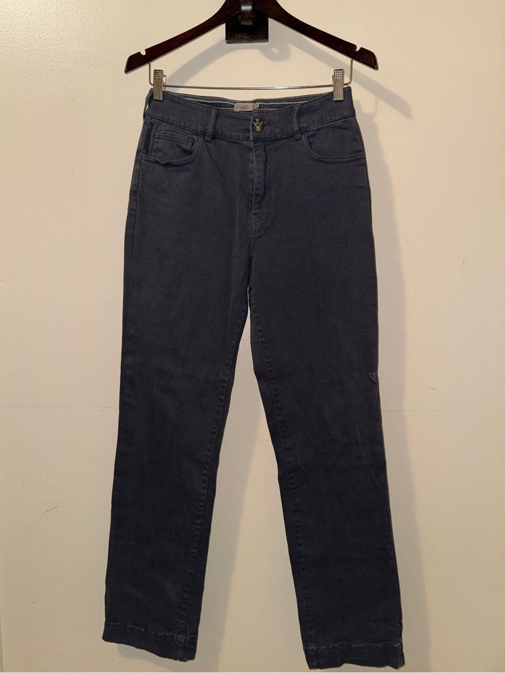 Faherty Women’s Straight Leg Black Sun Washed Denim,Size-27(Small 4-6)